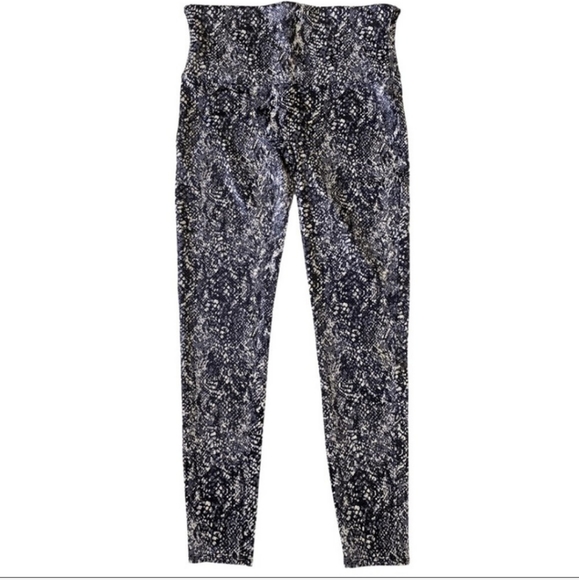 Snakeskin Spanx leggings - Picture 5 of 5
